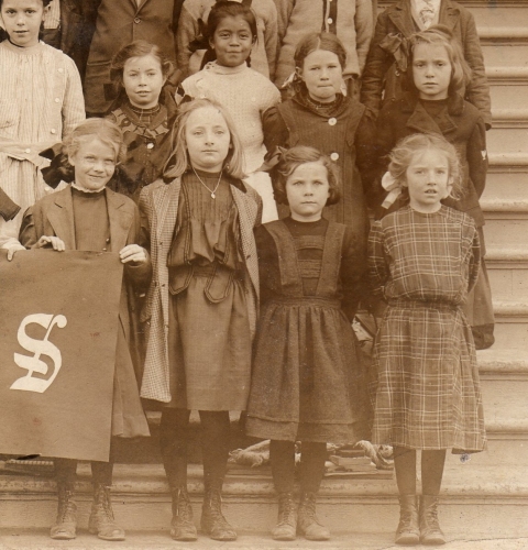 RCGS first grade 1907 girls at far right of photo